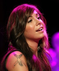 0c85f6158323121 Christina Perri   Twilight Saga Concert Tour in Chicago (Nov. 8)   20 HQ high resolution candids