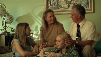 uump4.cc_处女之死/折翼天使 The.Virgin.Suicides.1999.720p.Bluray.x264.DTS-HDC 5.47G